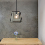 Oriel EATON 30 lifestyle
