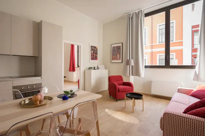 Kitchen & Dining